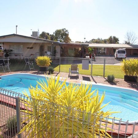 Cross Roads Motel Cobar Kültér fotó