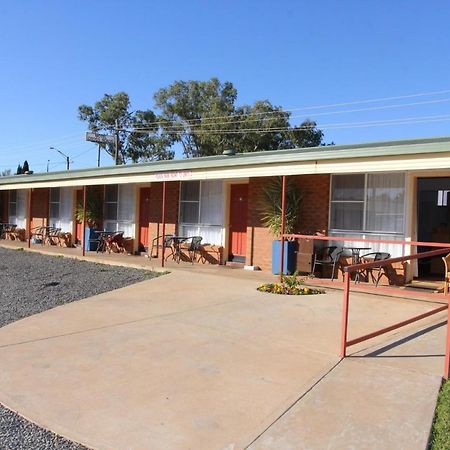 Cross Roads Motel Cobar Kültér fotó